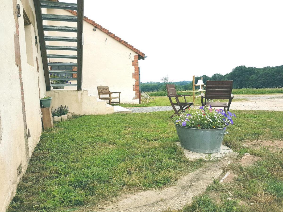 Couzon Domaine Du Bois Chaumet Bed & Breakfast エクステリア 写真